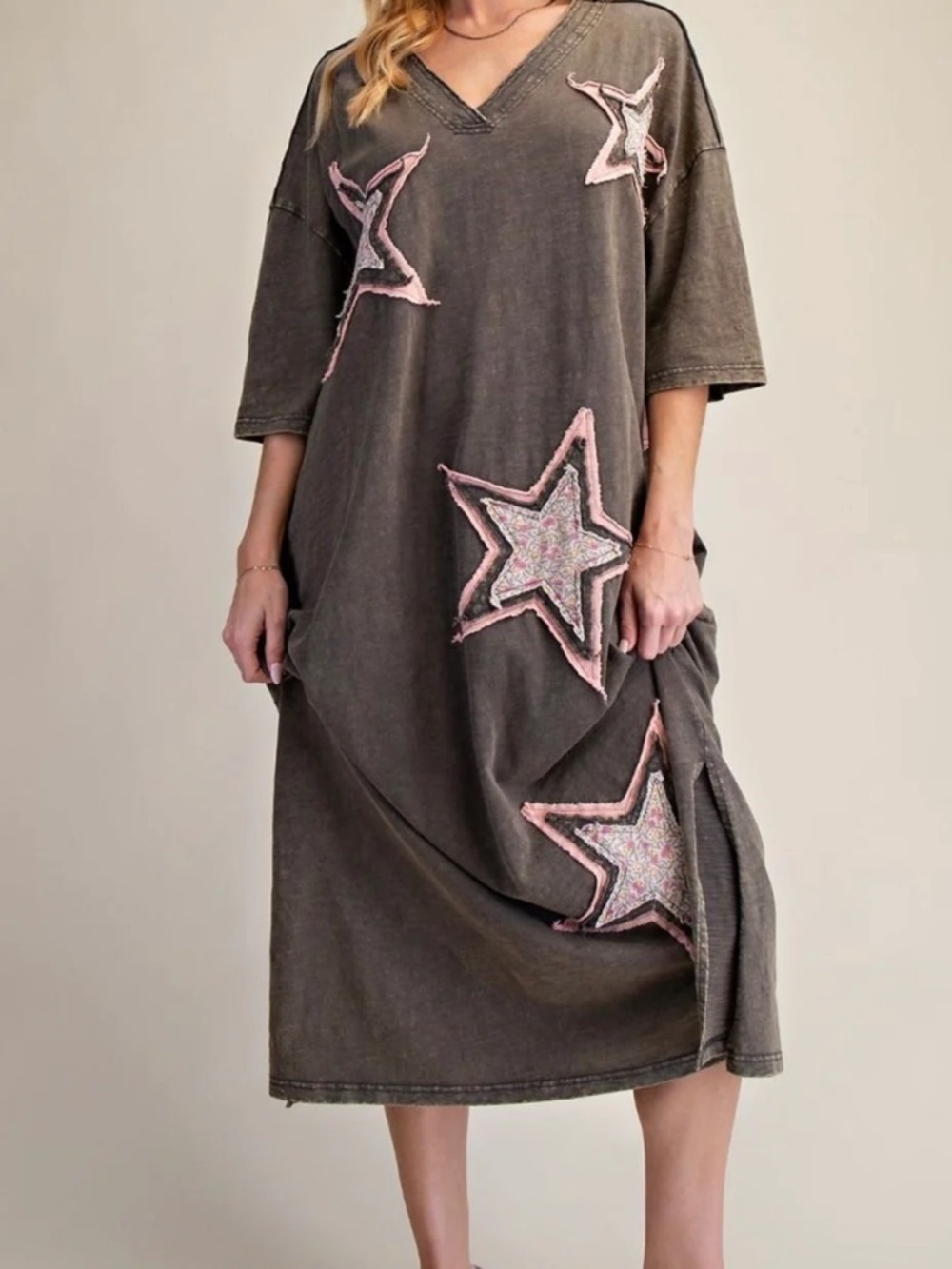 Easel Relaxed V-Neck Midi Dress with Pink Star Appliqués - Washed Charcoal